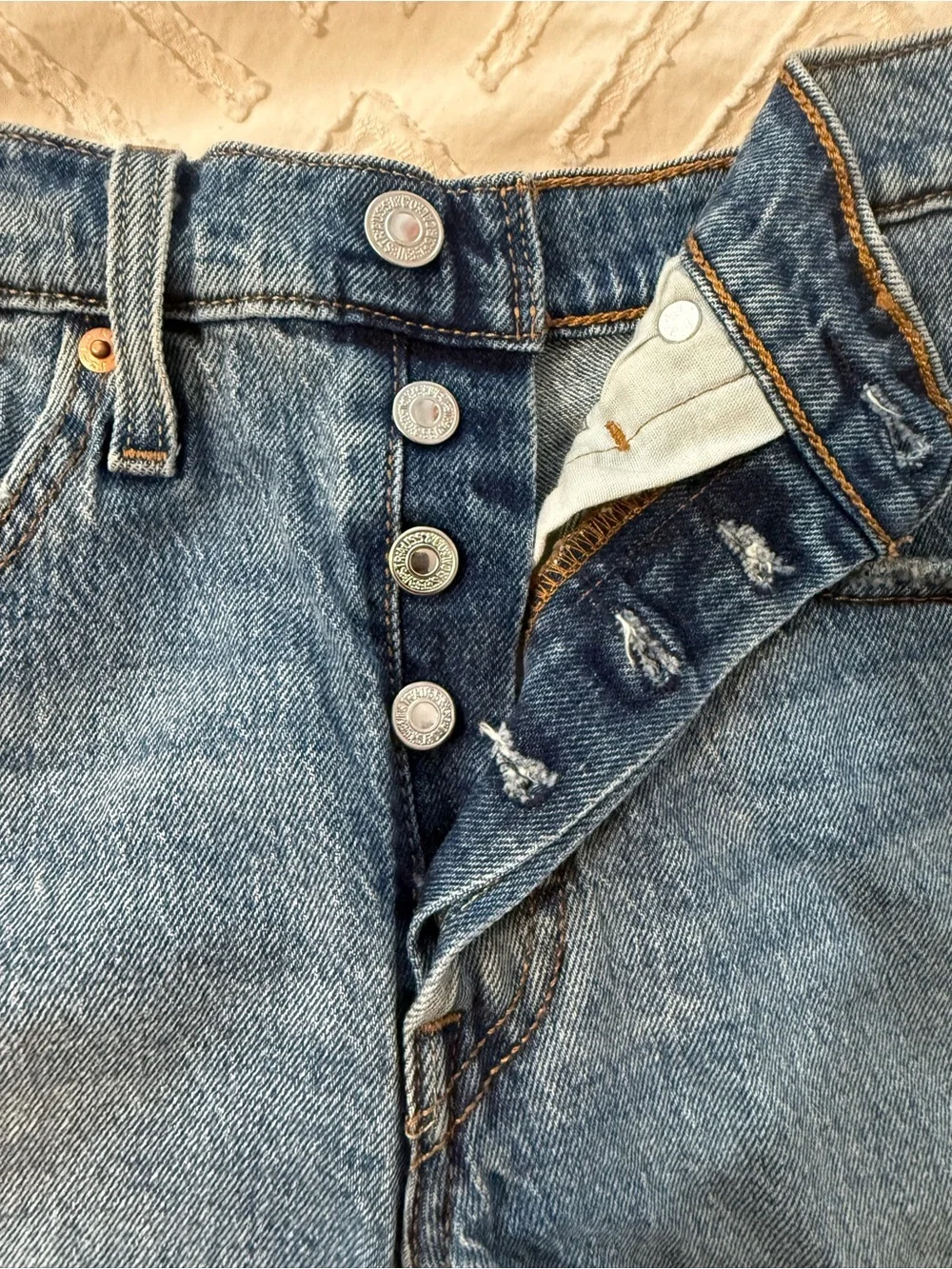 Classic High-Rise Levi’s Blue Denim Women's Shorts size 25/26